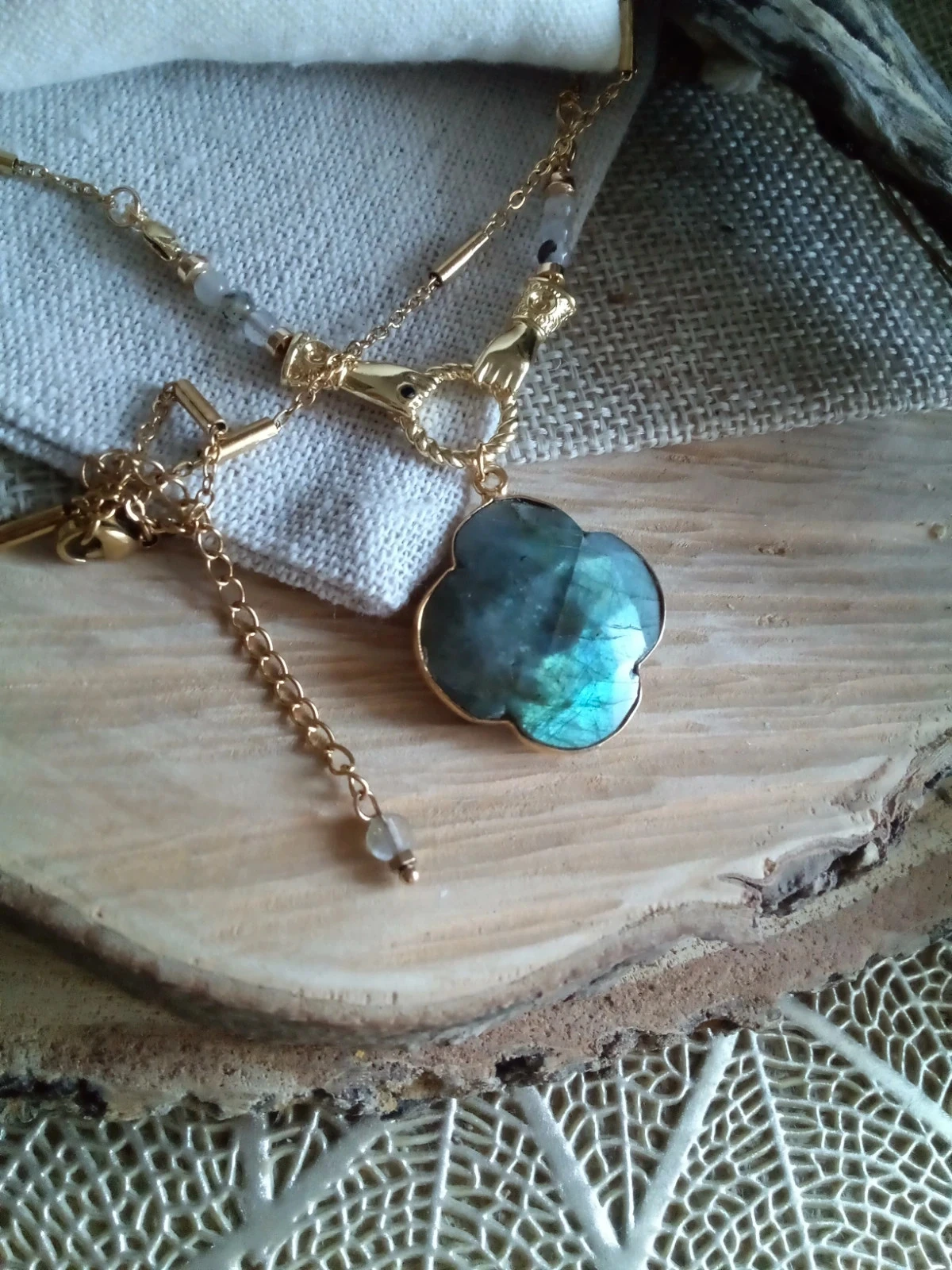 Collier pendentif trèfle en pierre de labradorite naturelle – photo 2